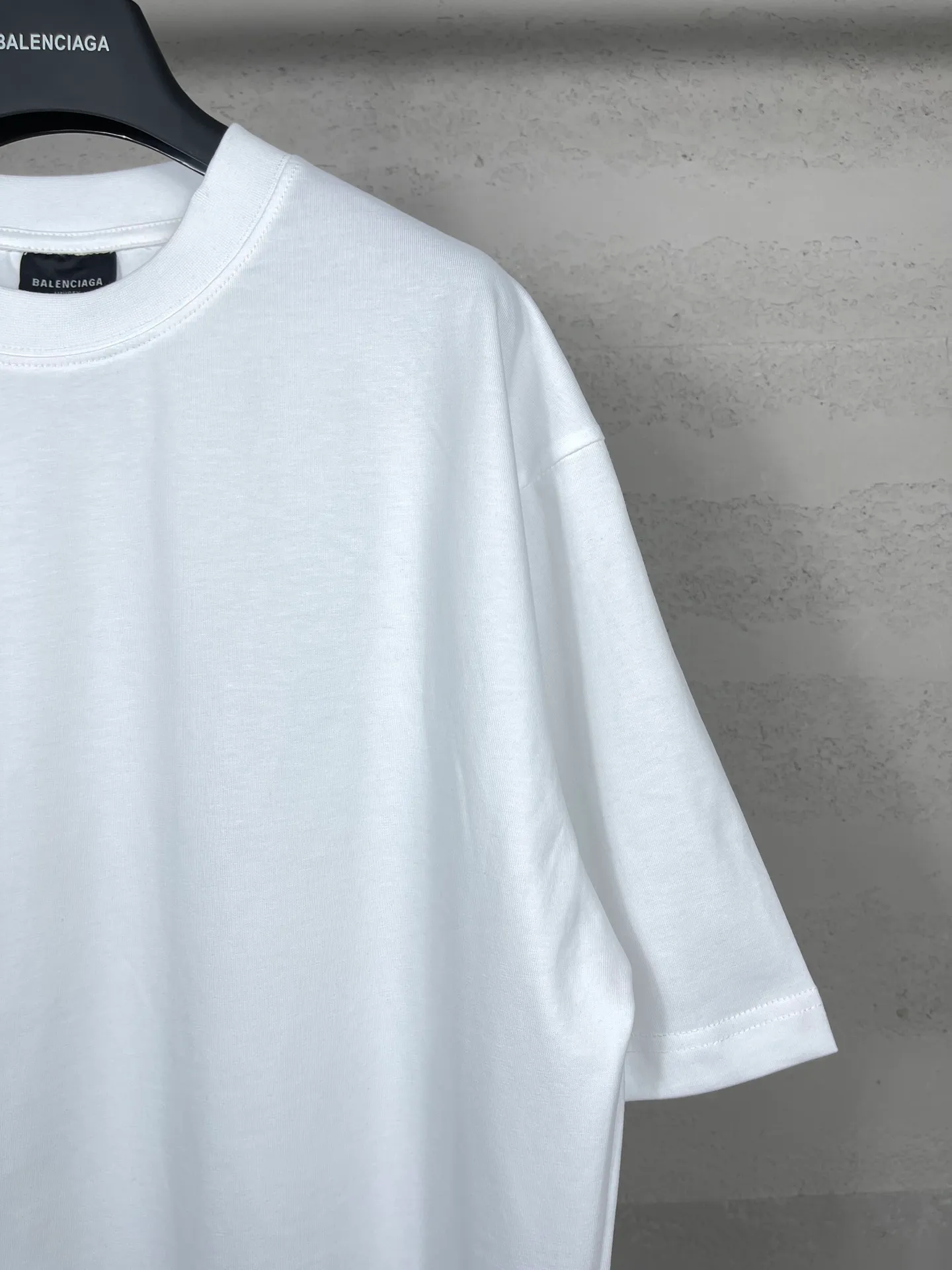 【 . Quality】BALENCI*GA/ . 2024New Arrival. T 。 Y Quality ， ， 。 . Authentic ， ！ ZP 。 260 ， . ， ，。 。 ， 。 OS . Same Style ：BL 223356 : Purple.White.Yellow Size：XS L